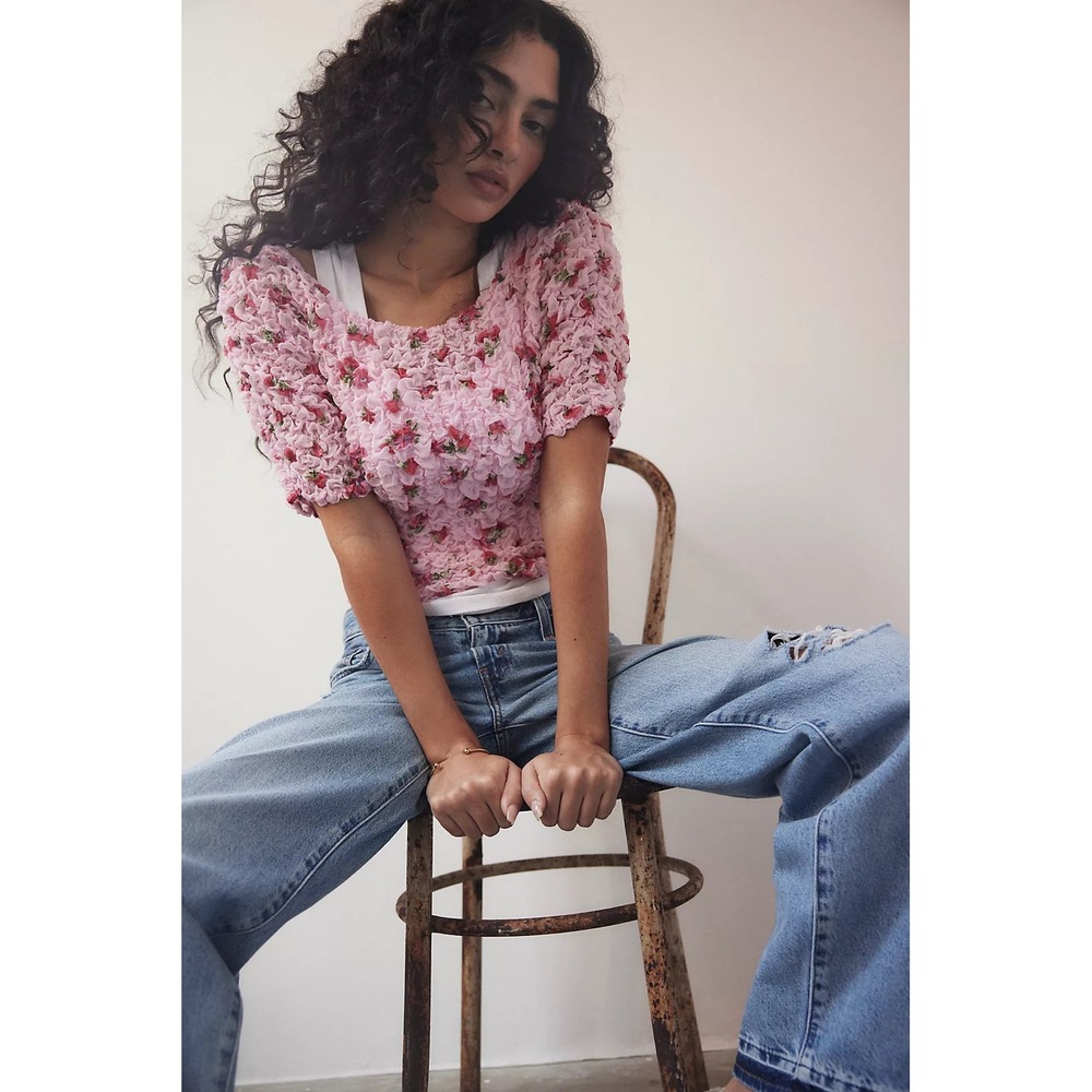 Free People Pink Floral Popcorn Top Short Sleeve Scoop Neck Large